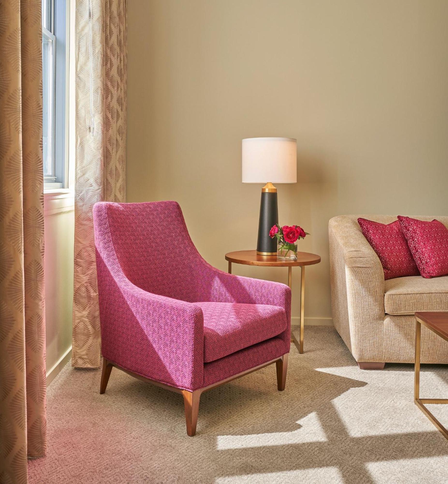 Hotel Savoy Kansas City, Tapestry Collection By Hilton