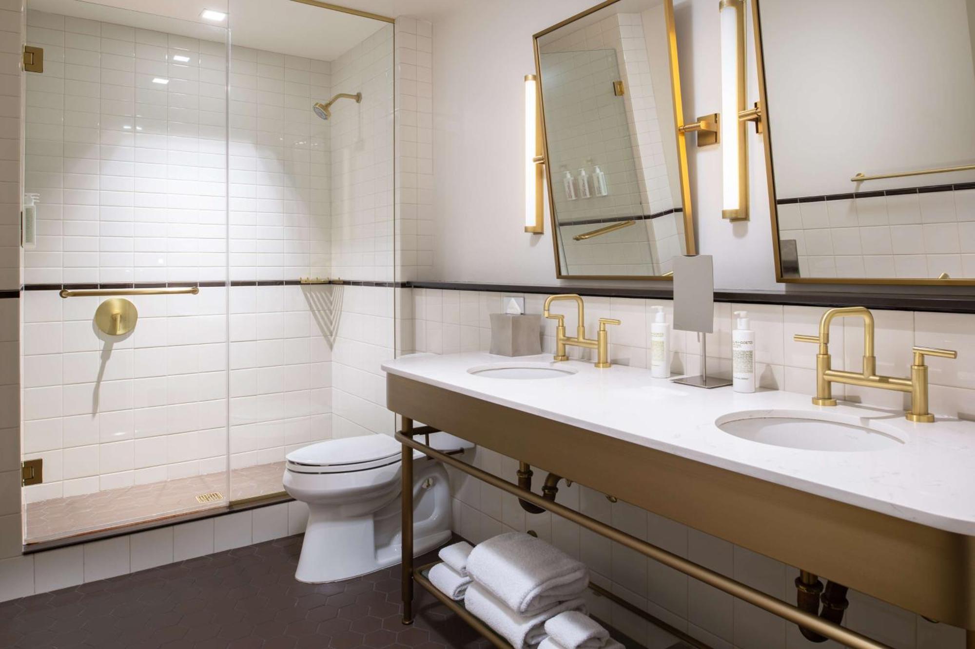 Savoy Kansas City, Tapestry Collection By Hilton Hotel 4*